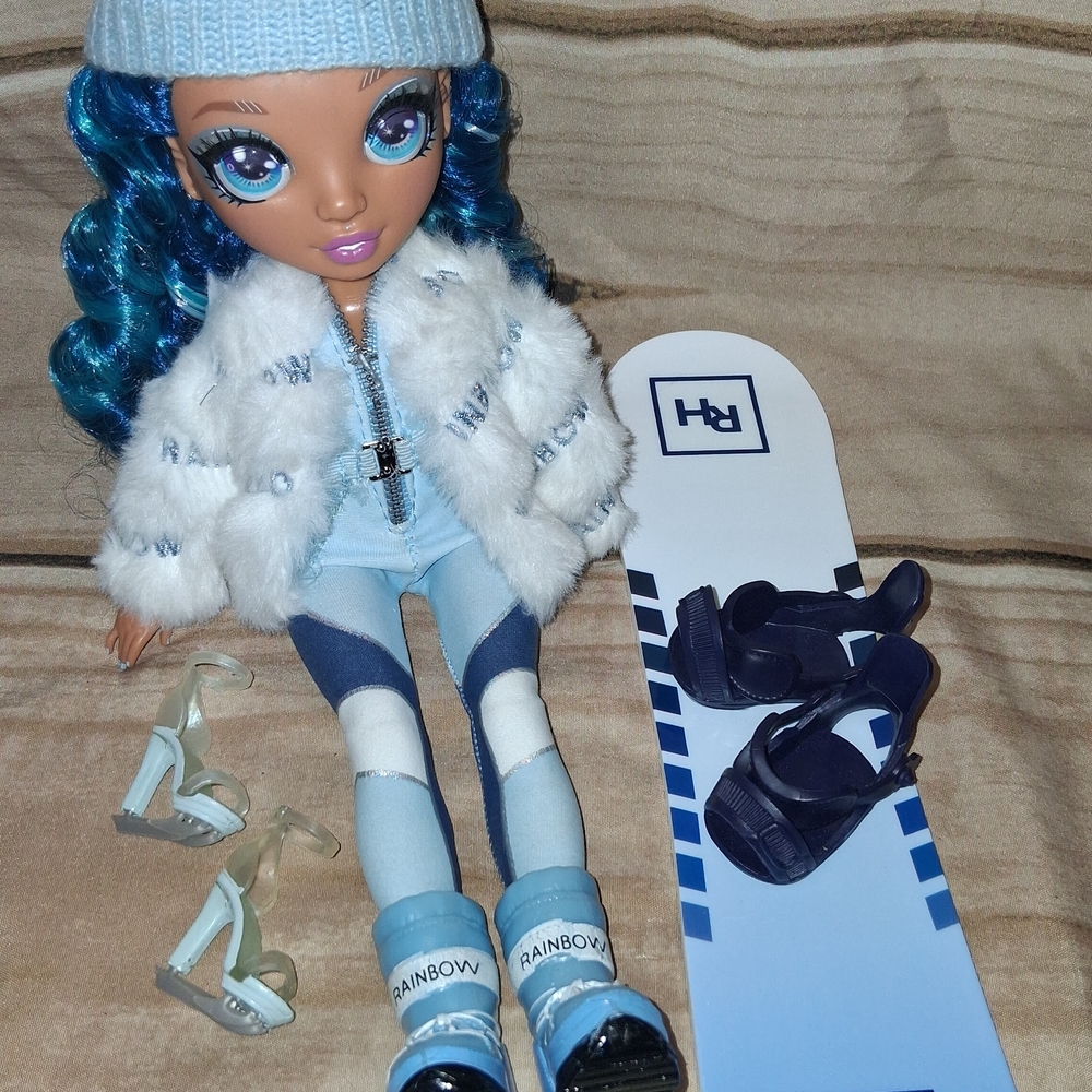Rainbow High Skyler With Snowboard and Ice Skates